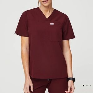 Women’s FIGS scrub top